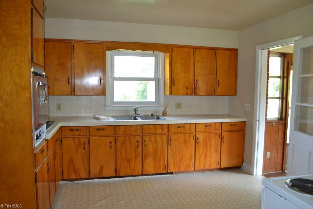 1463 Talbot Road Pleasant Garden, NC 27313 - Photo 8 of 13 Kitchen