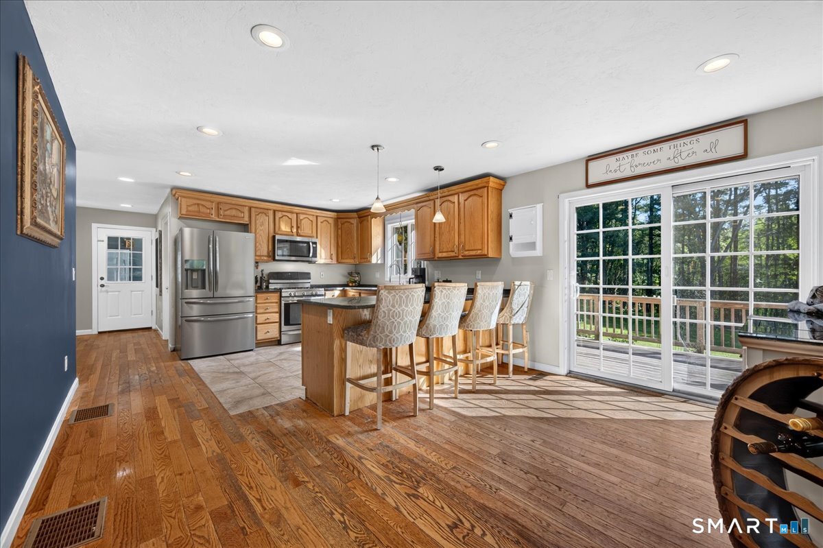 21 Thompson Road Franklin, CT 06254 - Photo 16 of 39 Breakfast nook and counter