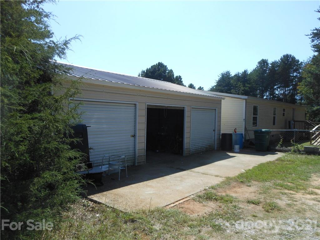 91 Foster Lake Road Blacksburg, SC 29702 - Photo 1 of 31