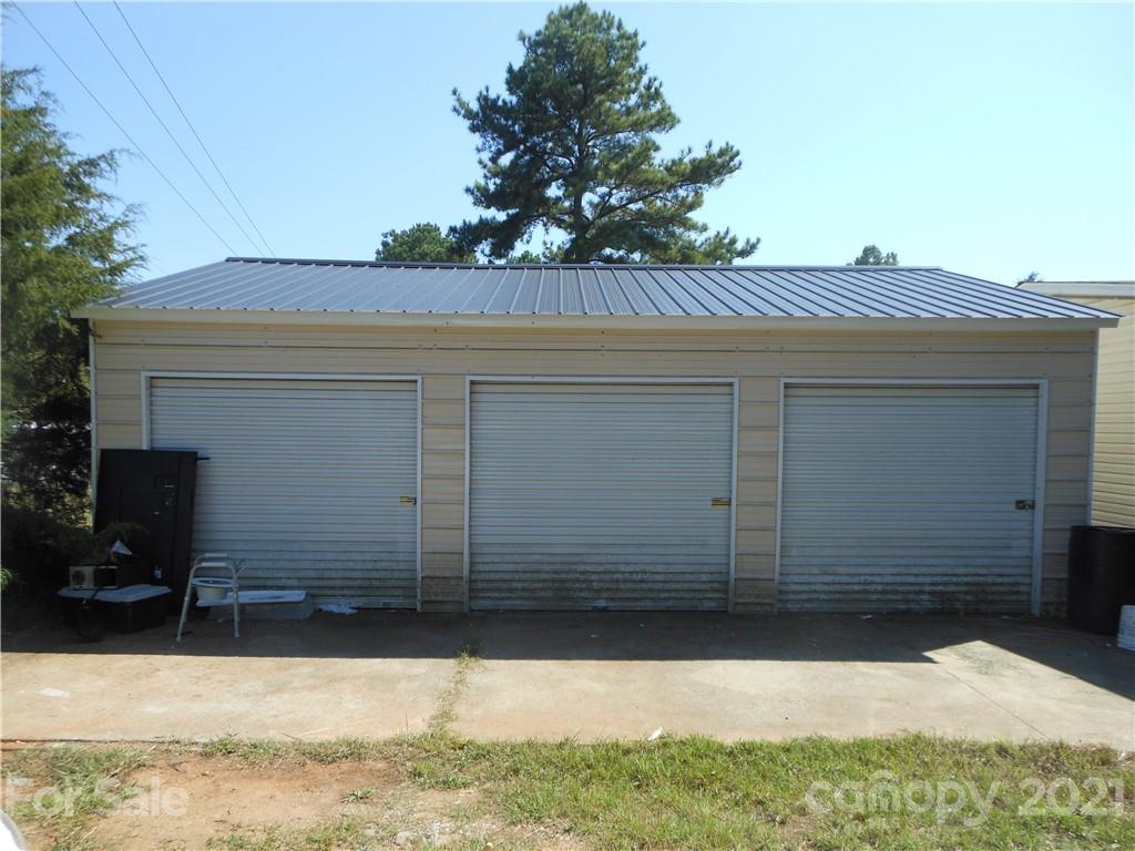 91 Foster Lake Road Blacksburg, SC 29702 - Photo 28 of 31 a front view of a house