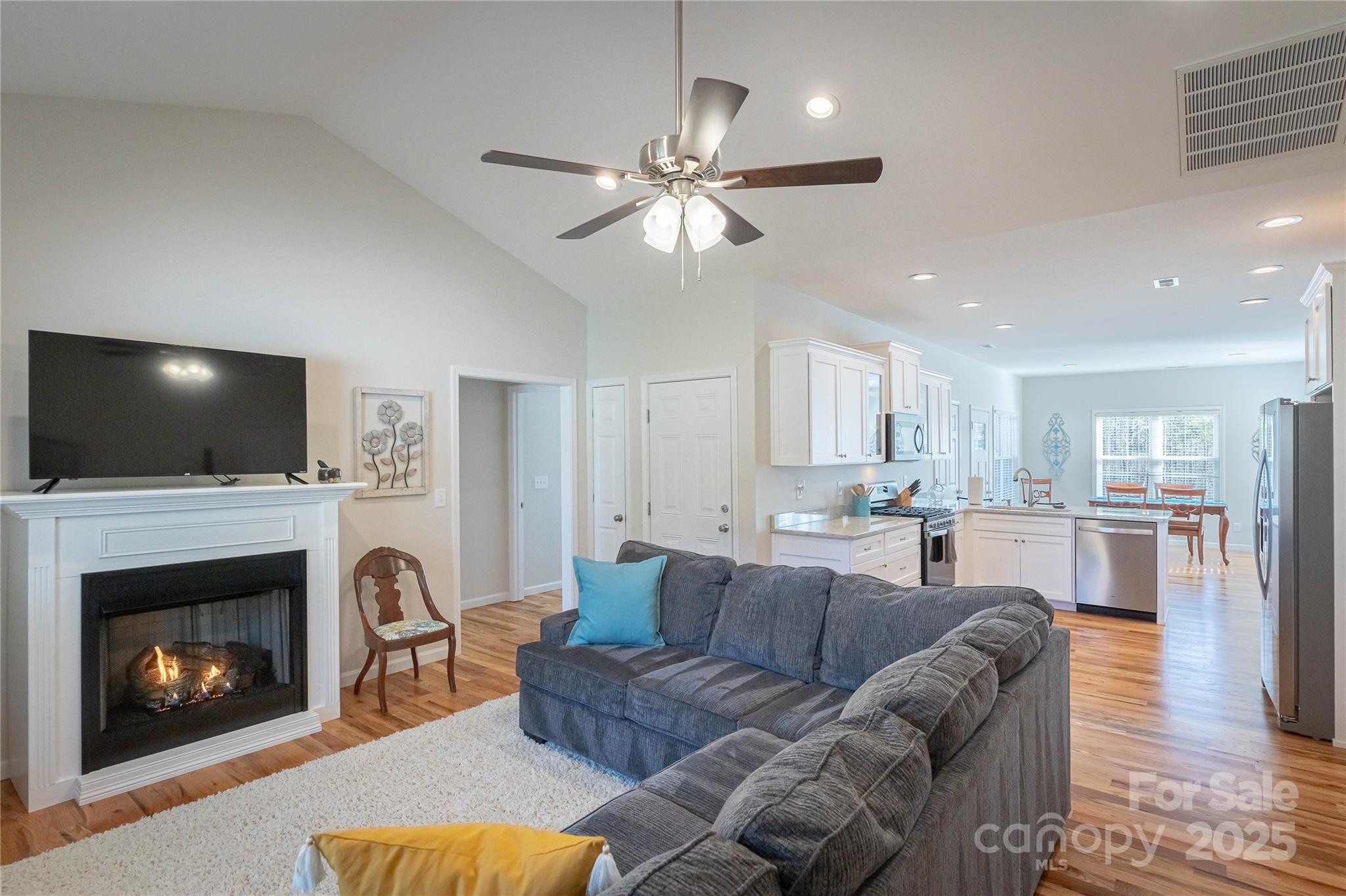 3039 Channel View Cove Morganton, NC 28655 - Photo 3 of 29 Gallery Image 3
