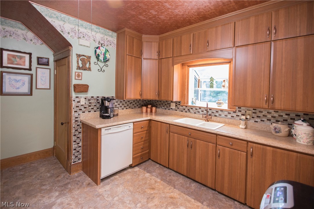 3903 Riveredge Road Cleveland, OH 44111 - Photo 15 of 23 Gallery Image 15