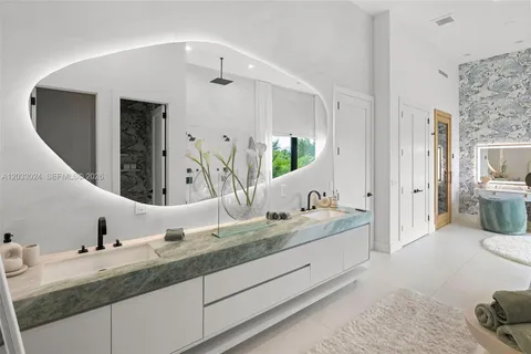 $5,985,000 | 14910 Southwest 16 Court, Fort Lauderdale, FL 33325