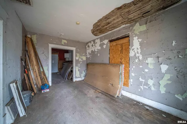 $10,000 | 2115 West Proctor Street, Peoria, IL 61605