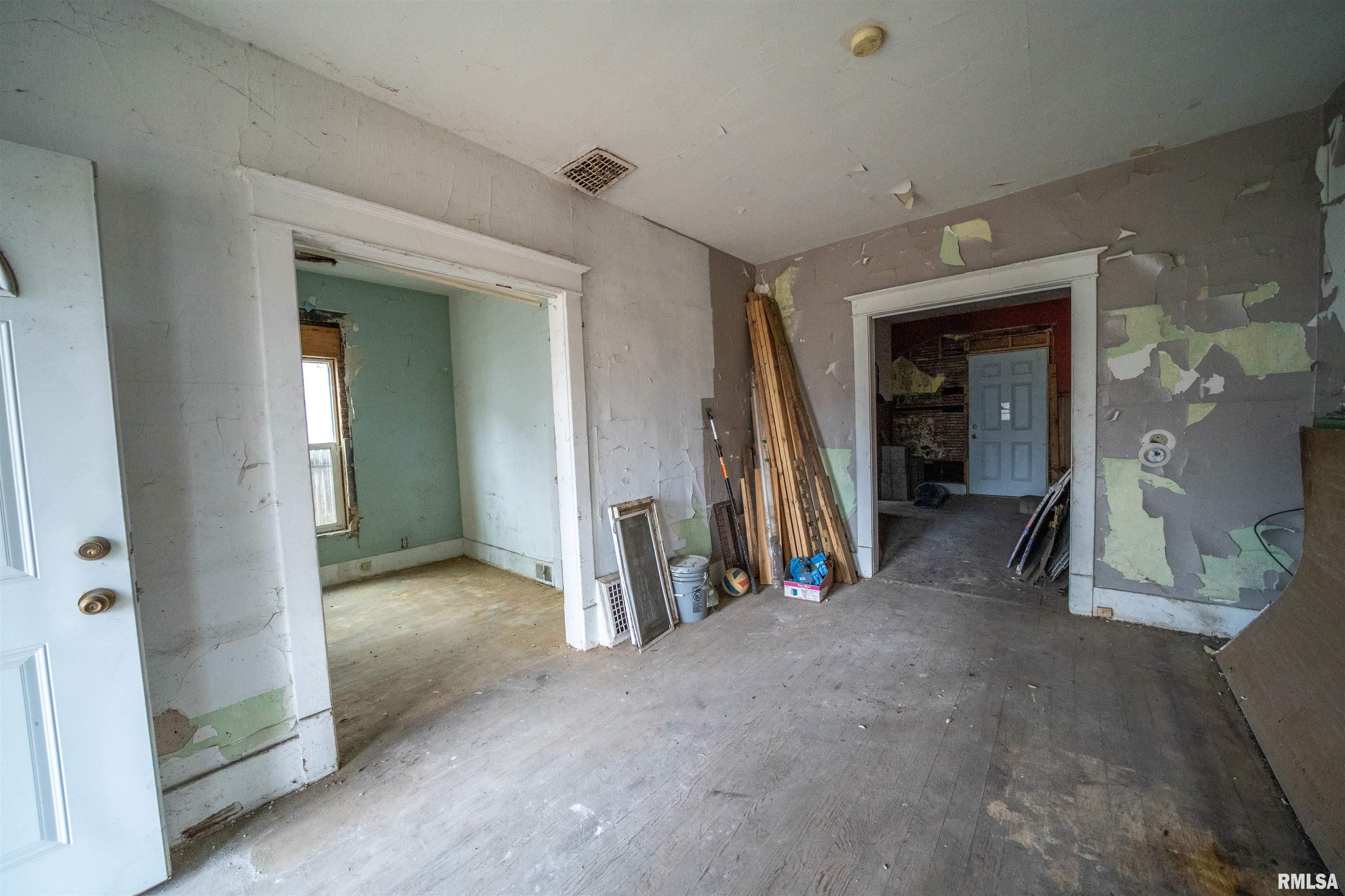 2115 West Proctor Street Peoria, IL 61605 - Photo 5 of 12