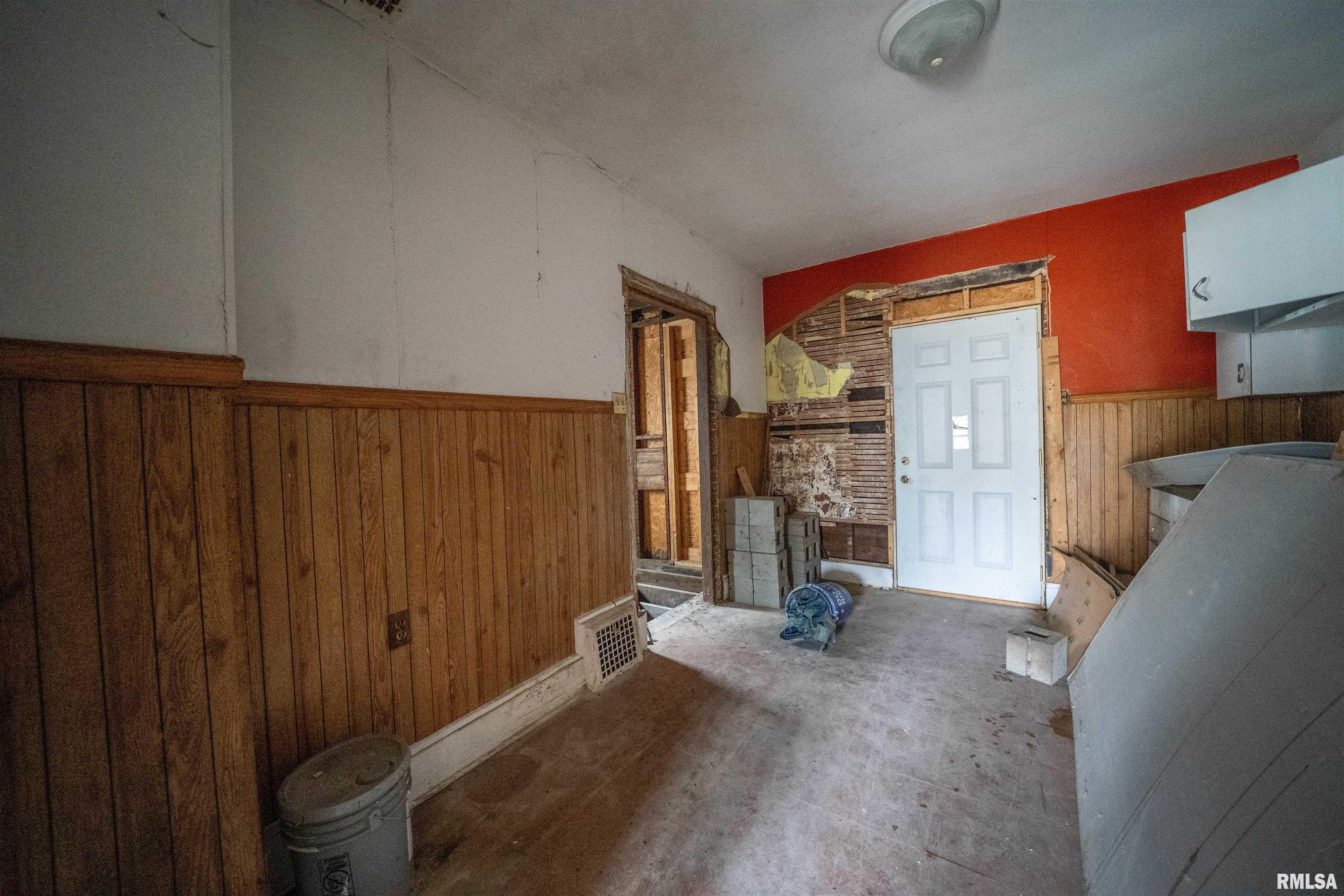 2115 West Proctor Street Peoria, IL 61605 - Photo 7 of 12