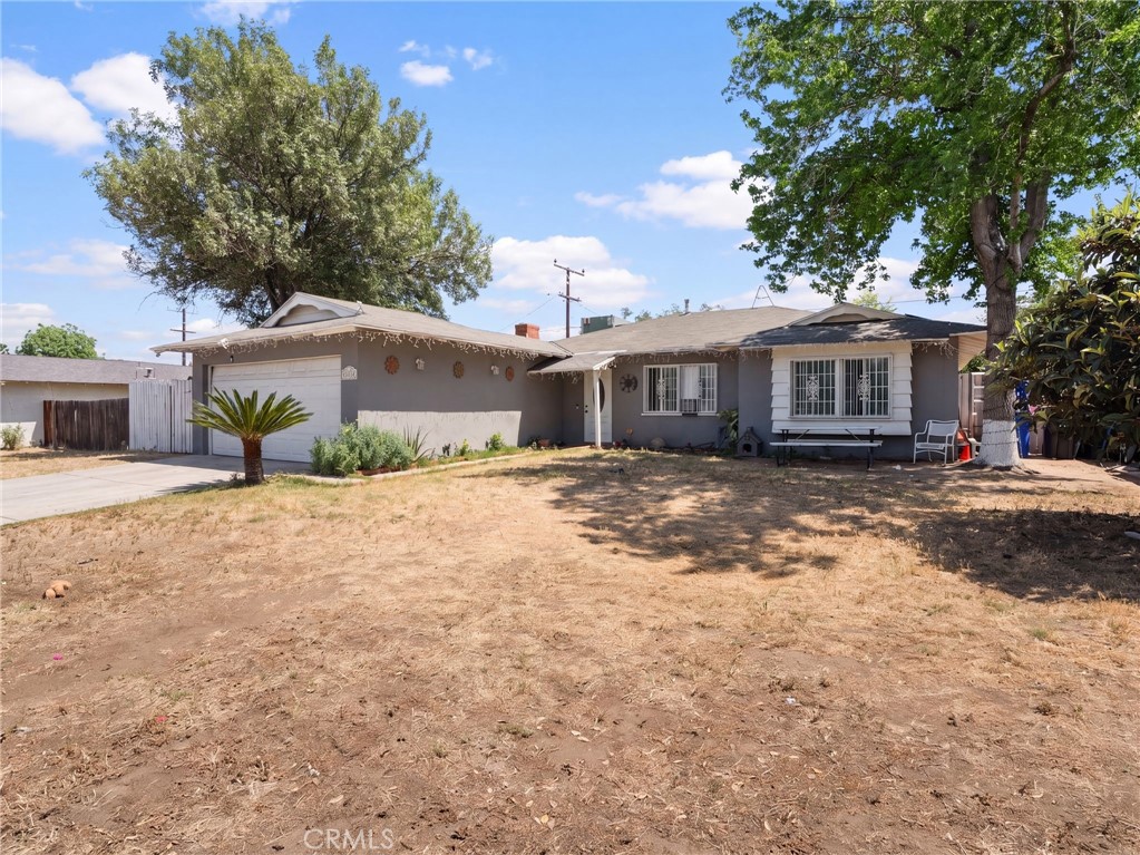 2795 West Victoria Street Rialto, CA 92376 - Photo 3 of 28