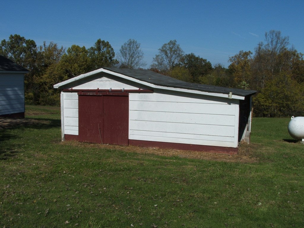 6654 Lunenburg County Road Keysville, VA 23947 - Photo 16 of 17 Gallery Image 16