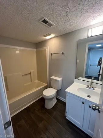 $1,100 | 2909 Spring Garden Street, Greensboro, NC 27403