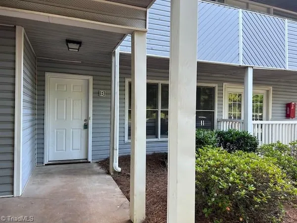$1,100 | 2909 Spring Garden Street, Greensboro, NC 27403