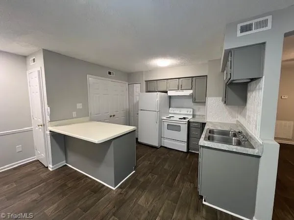 $1,100 | 2909 Spring Garden Street, Greensboro, NC 27403