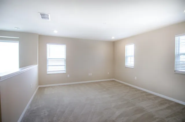 $2,800 | 5600 Northwest Pine Trail Circle, Port St. Lucie, FL 34983