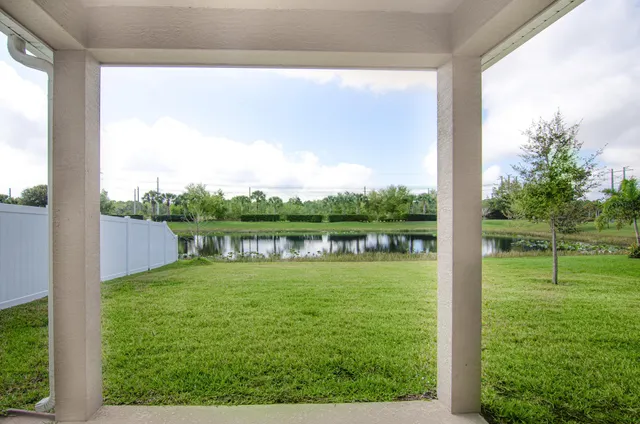 $2,800 | 5600 Northwest Pine Trail Circle, Port St. Lucie, FL 34983