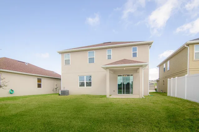 $2,800 | 5600 Northwest Pine Trail Circle, Port St. Lucie, FL 34983