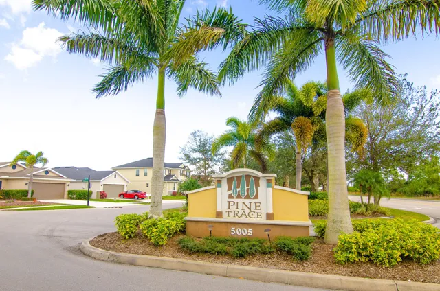 $2,800 | 5600 Northwest Pine Trail Circle, Port St. Lucie, FL 34983