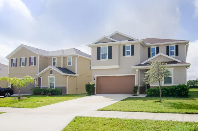 $2,800 | 5600 Northwest Pine Trail Circle, Port St. Lucie, FL 34983