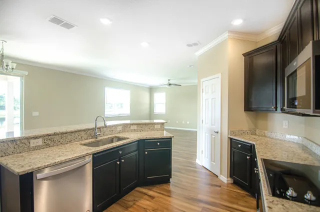 $2,800 | 5600 Northwest Pine Trail Circle, Port St. Lucie, FL 34983