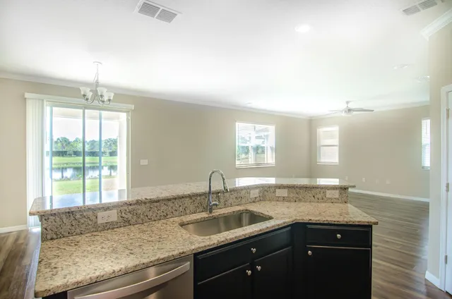 $2,800 | 5600 Northwest Pine Trail Circle, Port St. Lucie, FL 34983