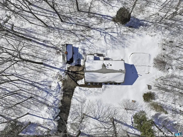 a picture of car parked on street side