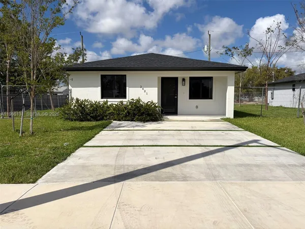 $3,800 | 2421 Northwest 153rd Street, Miami Gardens, FL 33054