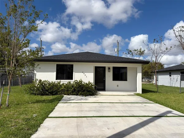 $3,800 | 2421 Northwest 153rd Street, Miami Gardens, FL 33054