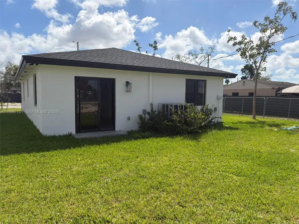 $3,800 | 2421 Northwest 153rd Street, Miami Gardens, FL 33054