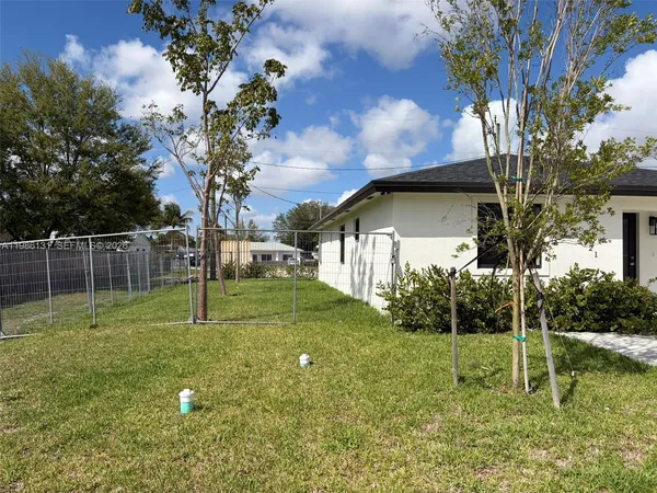 $3,800 | 2421 Northwest 153rd Street, Miami Gardens, FL 33054