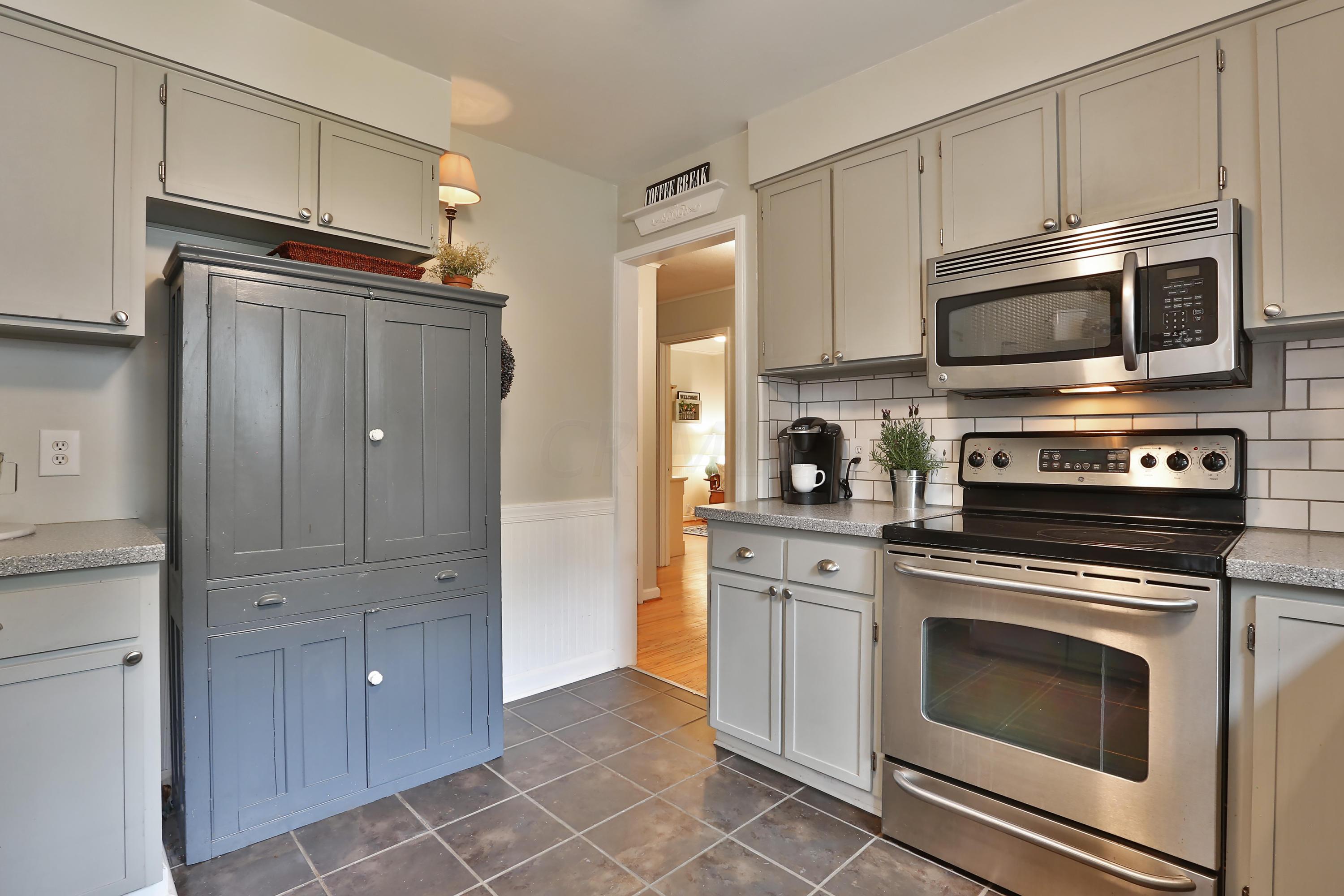 6464 Linworth Road Columbus, OH 43085 - Photo 13 of 39