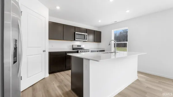 $332,290 | 966 Miller Wds Way, New Haven, IN 46774