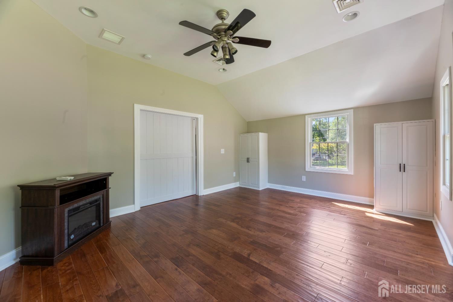 19 Bradford Road Edison, NJ 08820 - Photo 41 of 76 Gallery Image 41