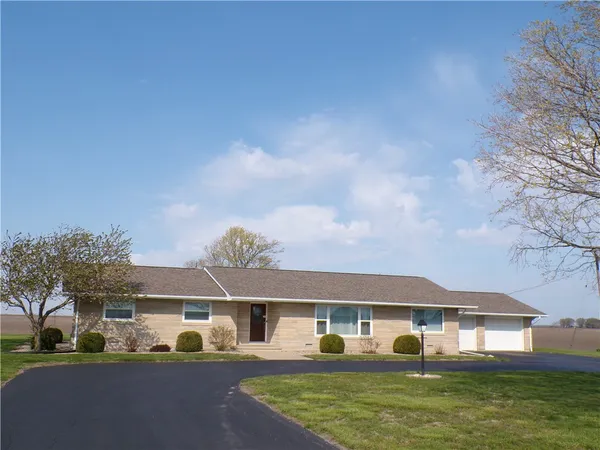 $289,000 | 1707 Co Highway 5, Shelbyville, IL 62565