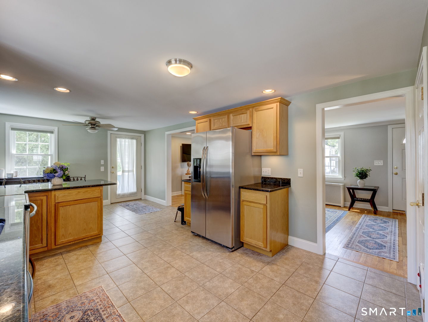 137 Green Road Manchester, CT 06042 - Photo 6 of 37