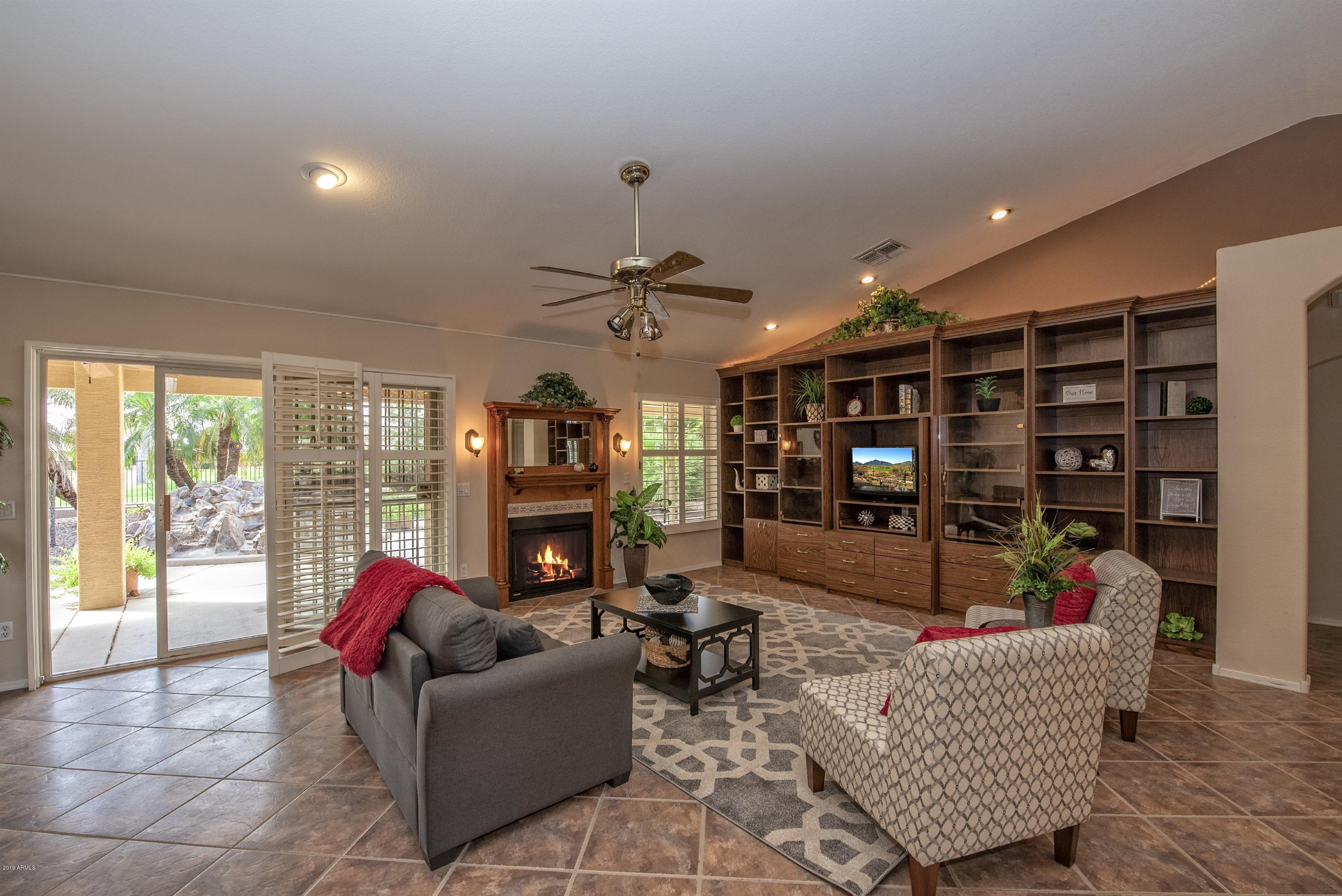 15651 Piccadilly Road Goodyear, AZ 85395 - Photo 3 of 18 004_Great Room