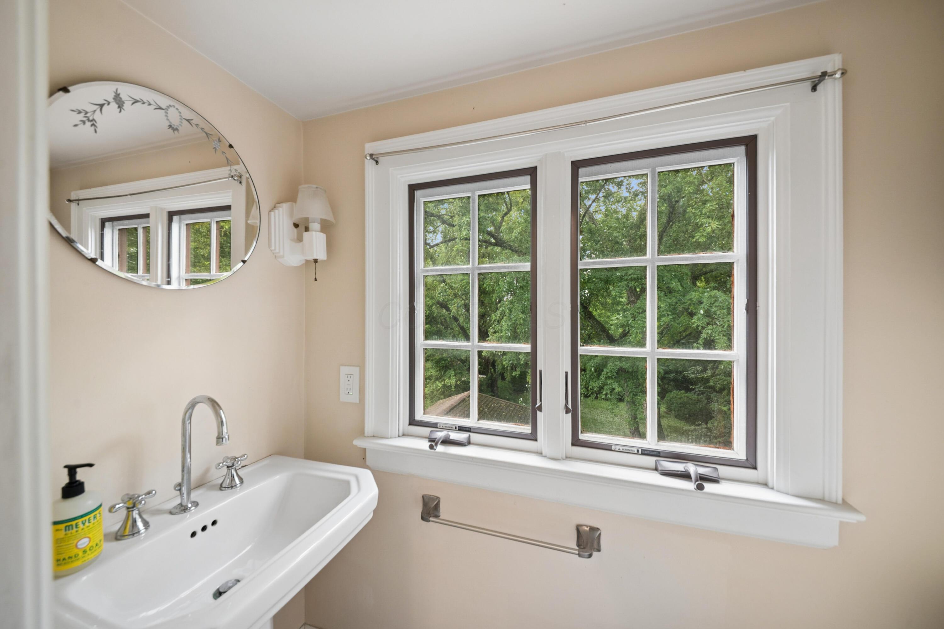 393 Mimring Road Columbus, OH 43202 - Photo 44 of 55 Half bath on third floor