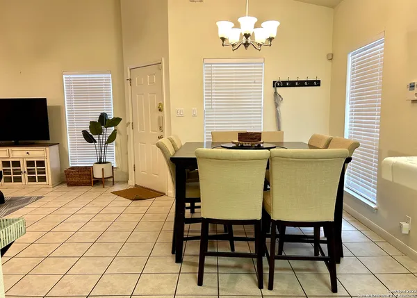 $1,750 | 42 Chapel Hill Circle, San Antonio, TX 78240