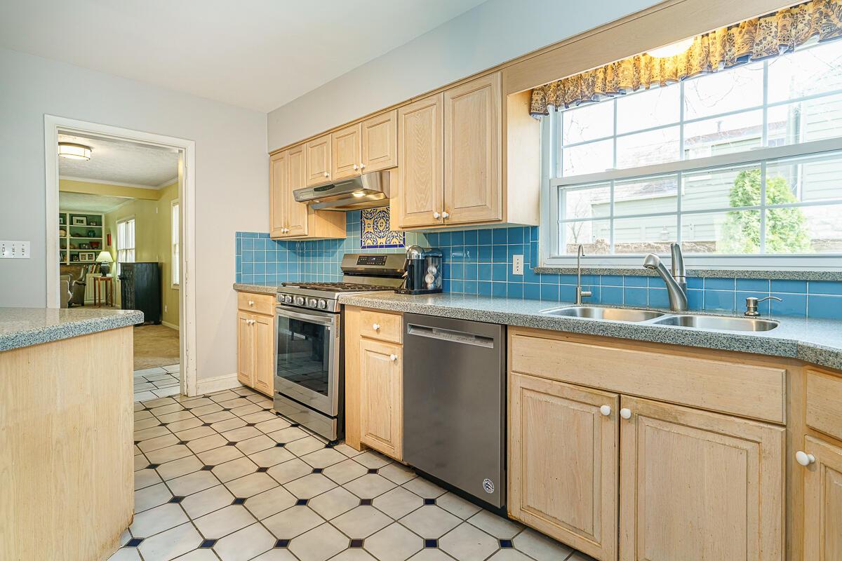 2560 Coventry Road Columbus, OH 43221 - Photo 8 of 49 kitchen 2