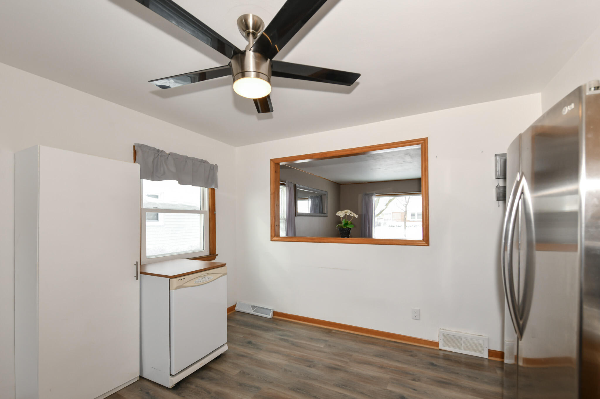 2566 South 64th Street Milwaukee, WI 53219 - Photo 12 of 31 HEN_0664