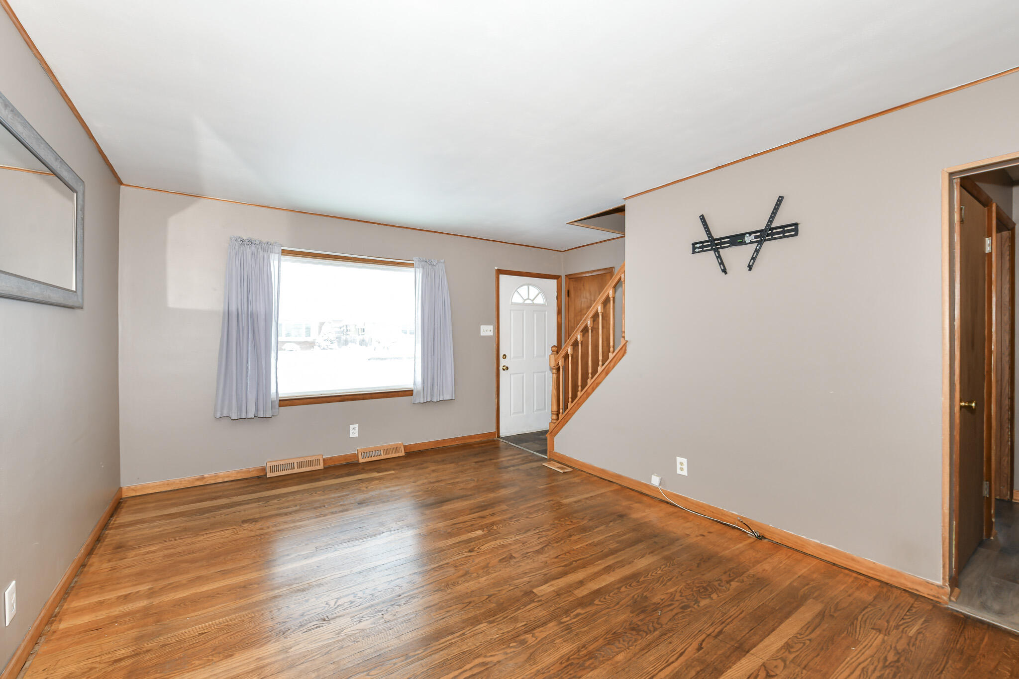 2566 South 64th Street Milwaukee, WI 53219 - Photo 6 of 31 HEN_0658