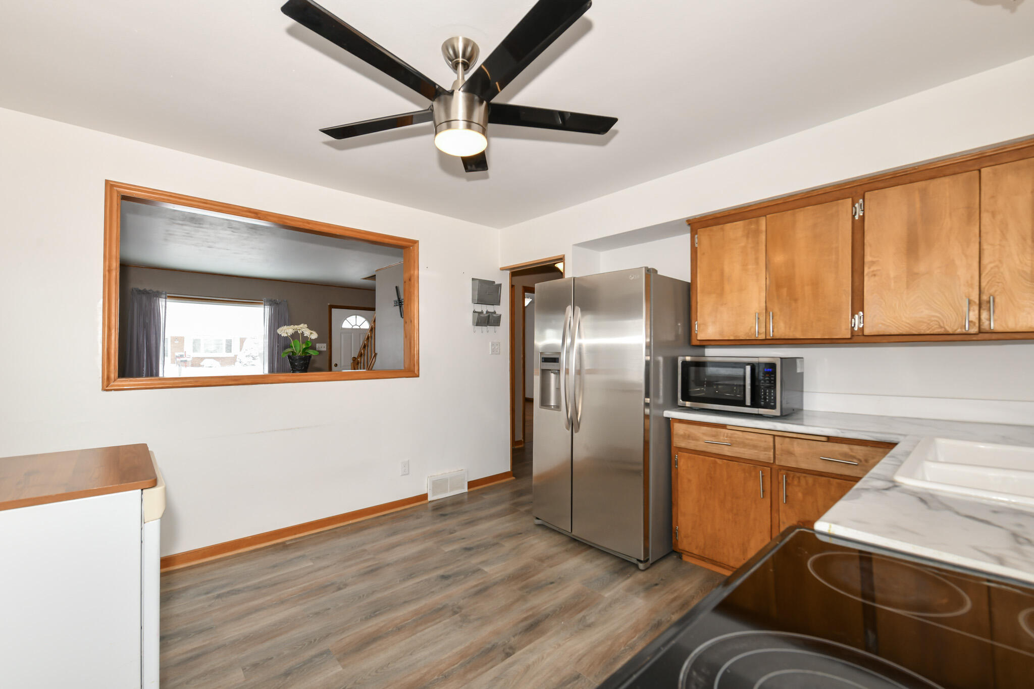 2566 South 64th Street Milwaukee, WI 53219 - Photo 9 of 31 HEN_0661