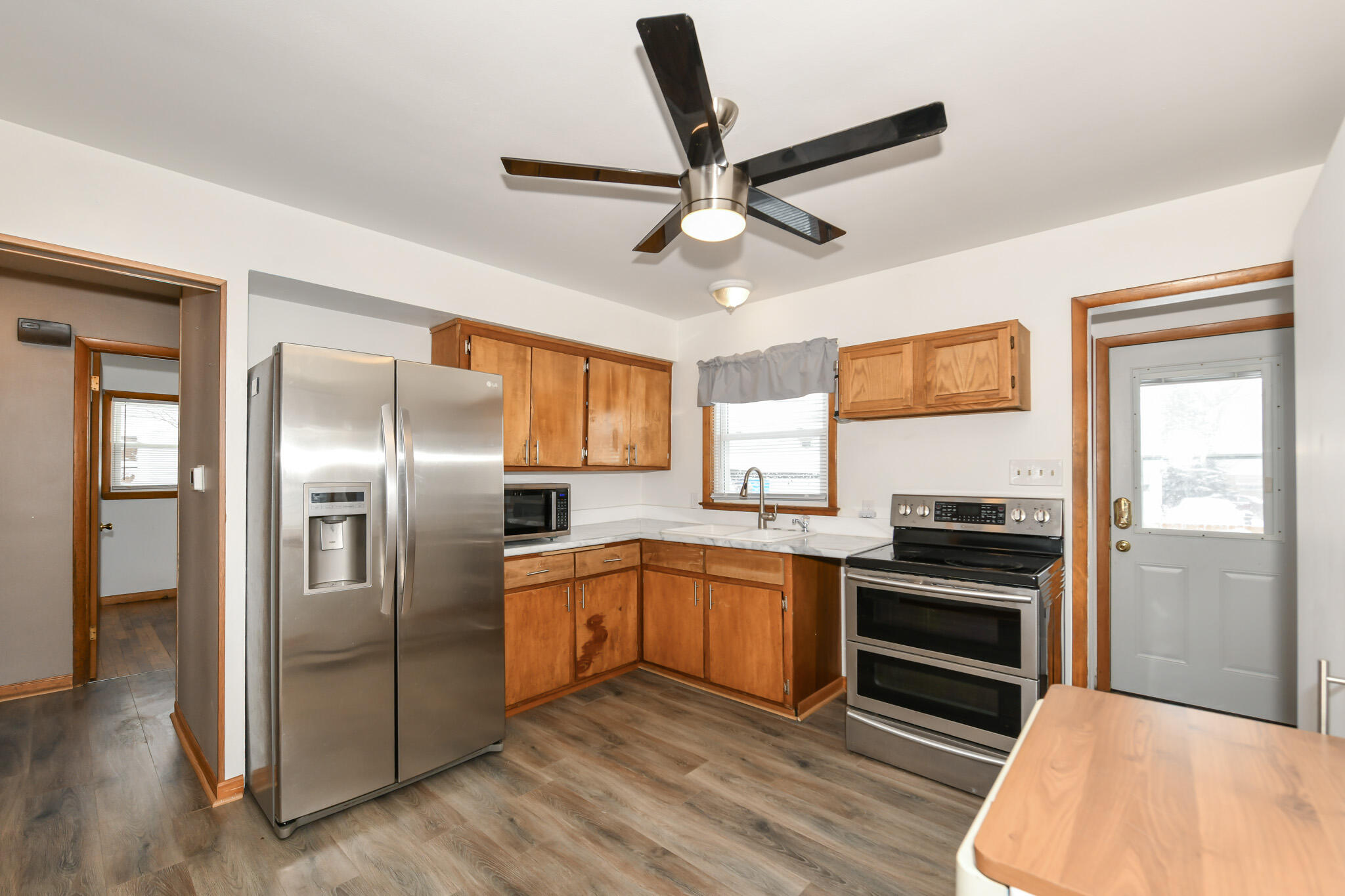 2566 South 64th Street Milwaukee, WI 53219 - Photo 10 of 31 HEN_0662