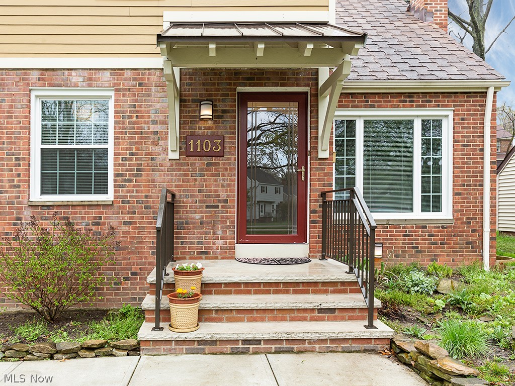 1103 Castleton Road Cleveland, OH 44121 - Photo 32 of 35