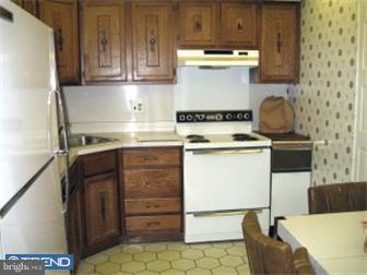 1105 Delaire Landing Road Philadelphia, PA 19114 - Photo 5 of 12 Kitchen