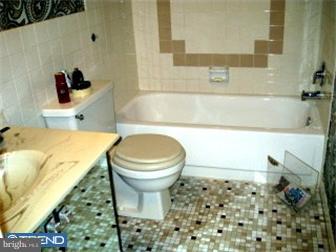 1105 Delaire Landing Road Philadelphia, PA 19114 - Photo 8 of 12 Bathroom