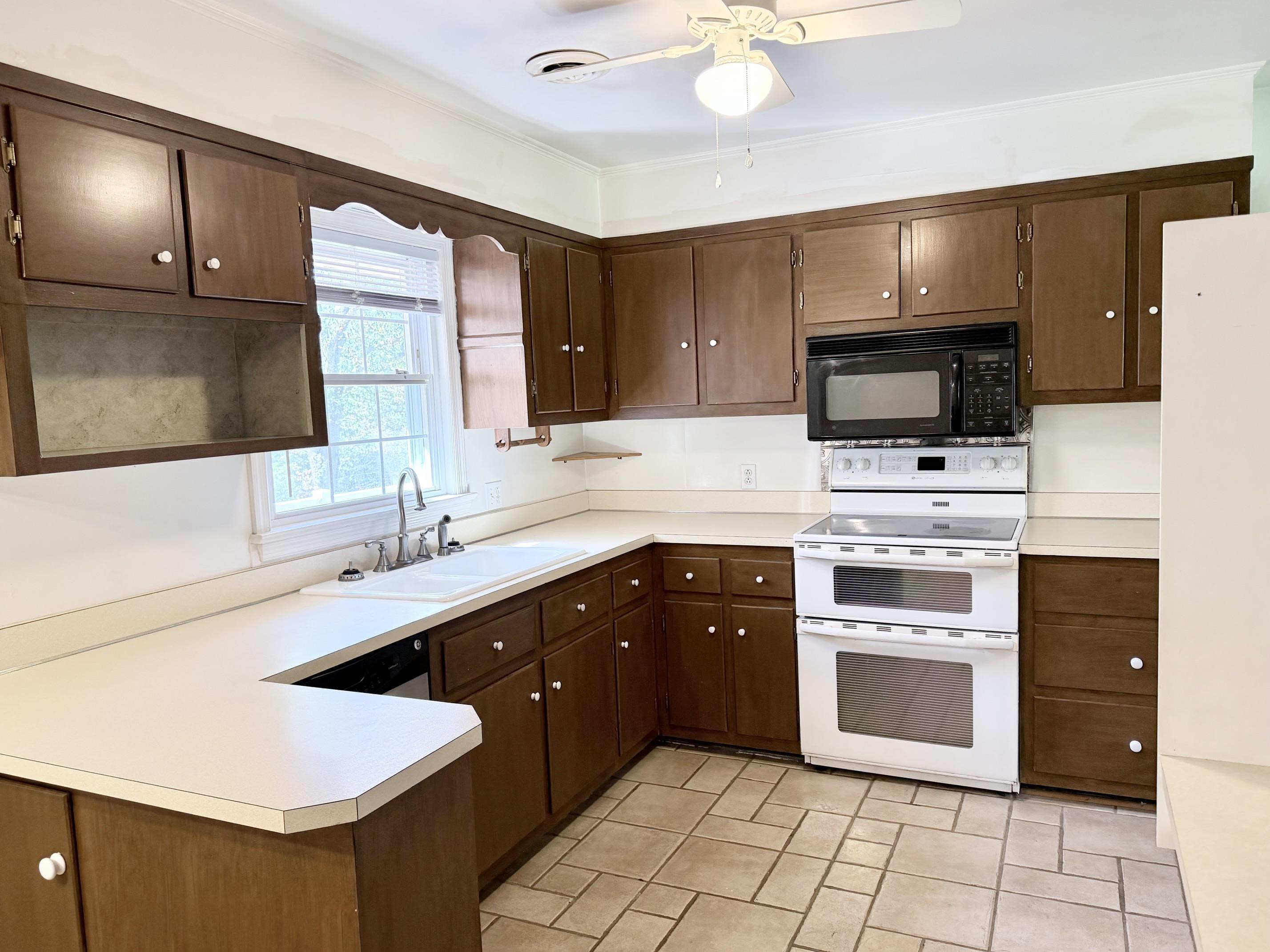 603 Dooms Crossing Road Waynesboro, VA 22980 - Photo 15 of 41 kitchen