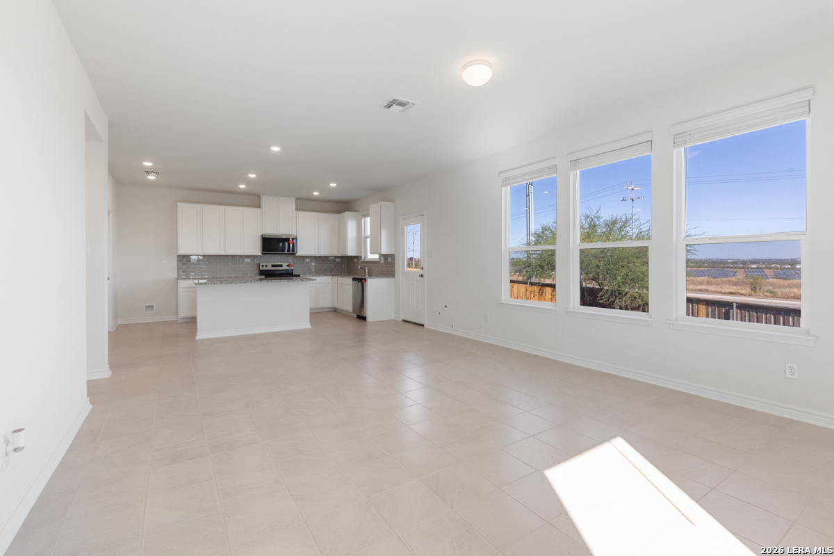 9519 Lochridge Pike Converse, TX 78109 - Photo 11 of 30