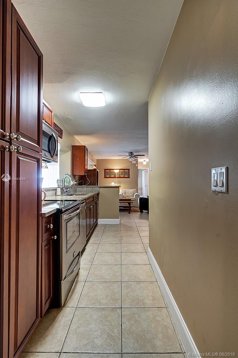 305 Northeast 28th Terrace Boca Raton, FL 33431 - Photo 11 of 26