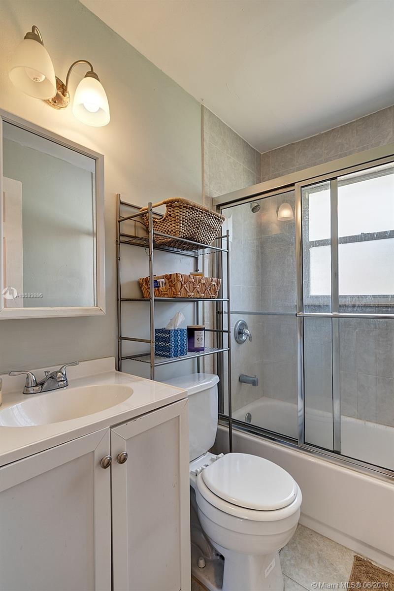 305 Northeast 28th Terrace Boca Raton, FL 33431 - Photo 14 of 26
