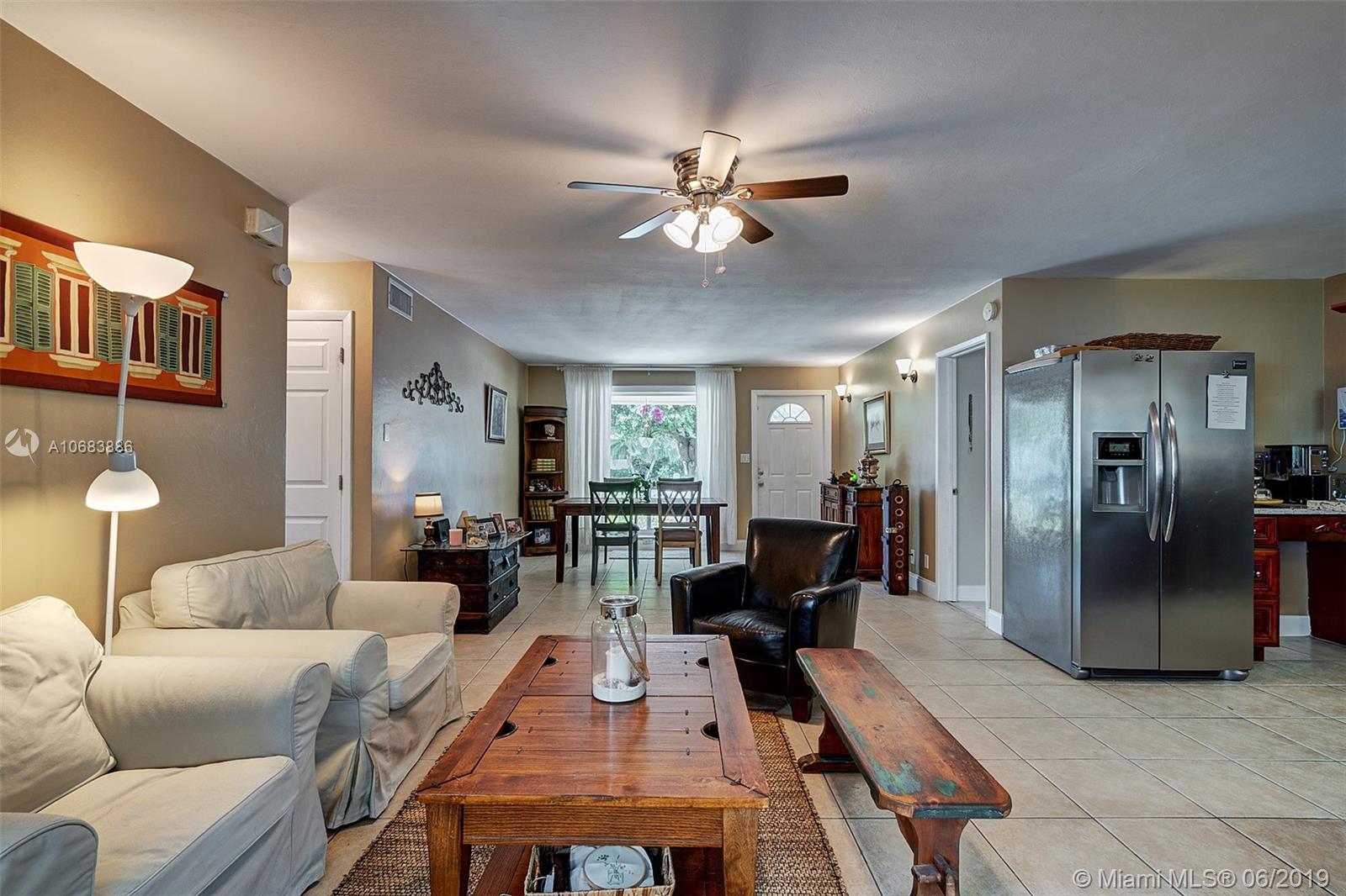 305 Northeast 28th Terrace Boca Raton, FL 33431 - Photo 3 of 26