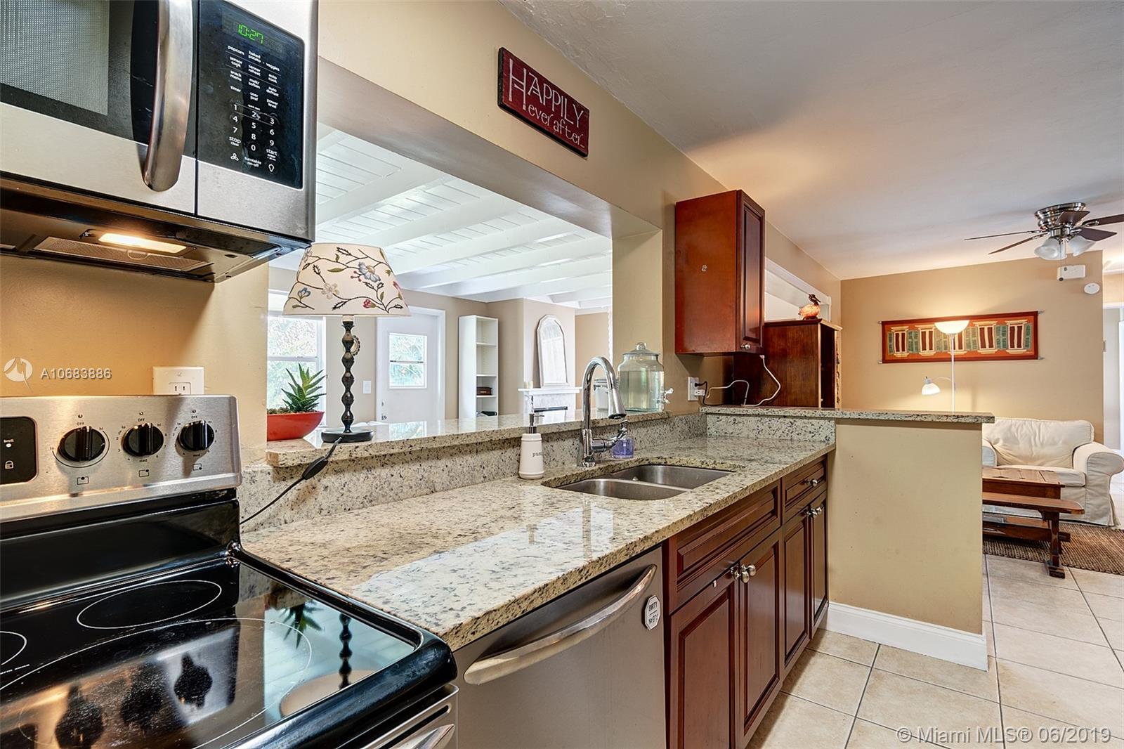 305 Northeast 28th Terrace Boca Raton, FL 33431 - Photo 10 of 26
