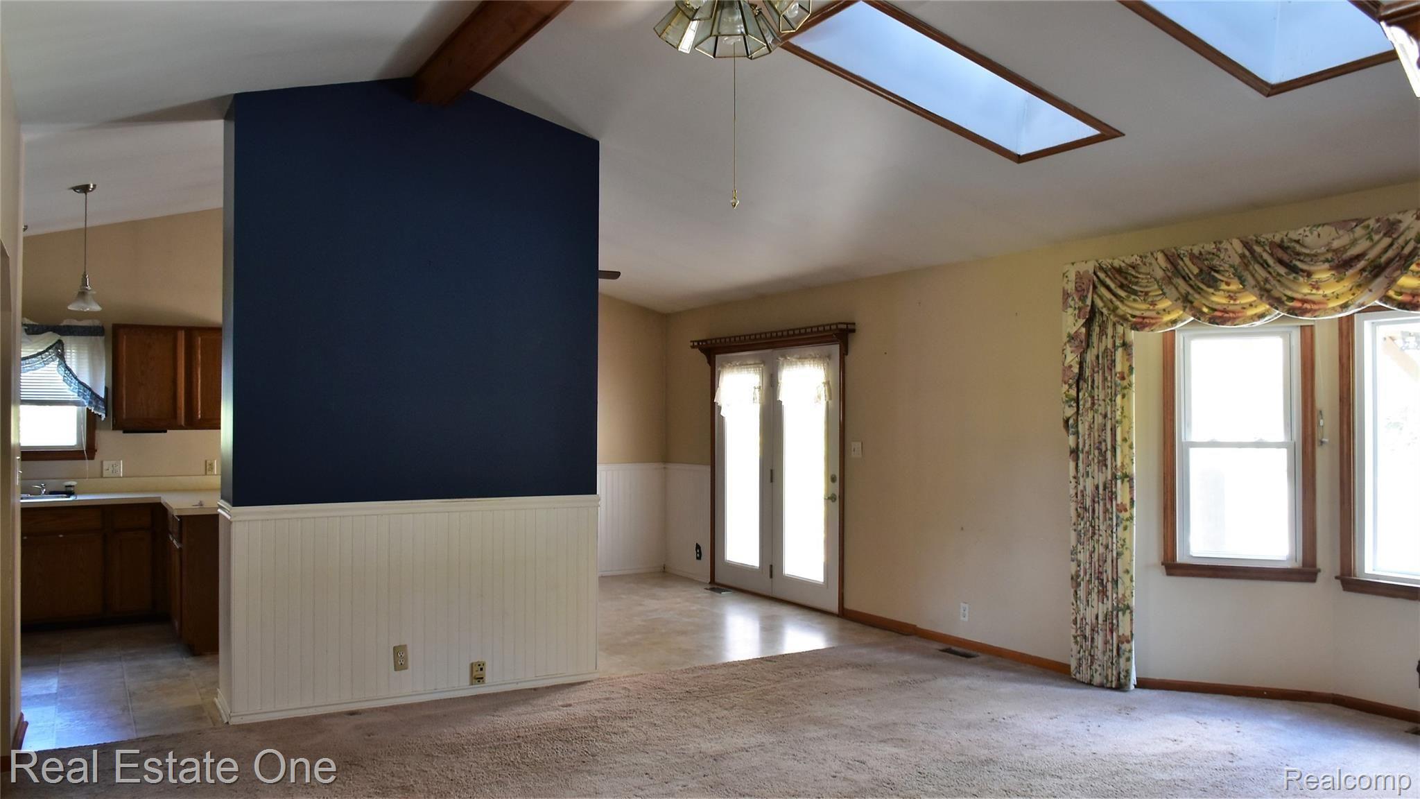 6241 Pinckney Road Pinckney, MI 48169 - Photo 13 of 35 Great Room
